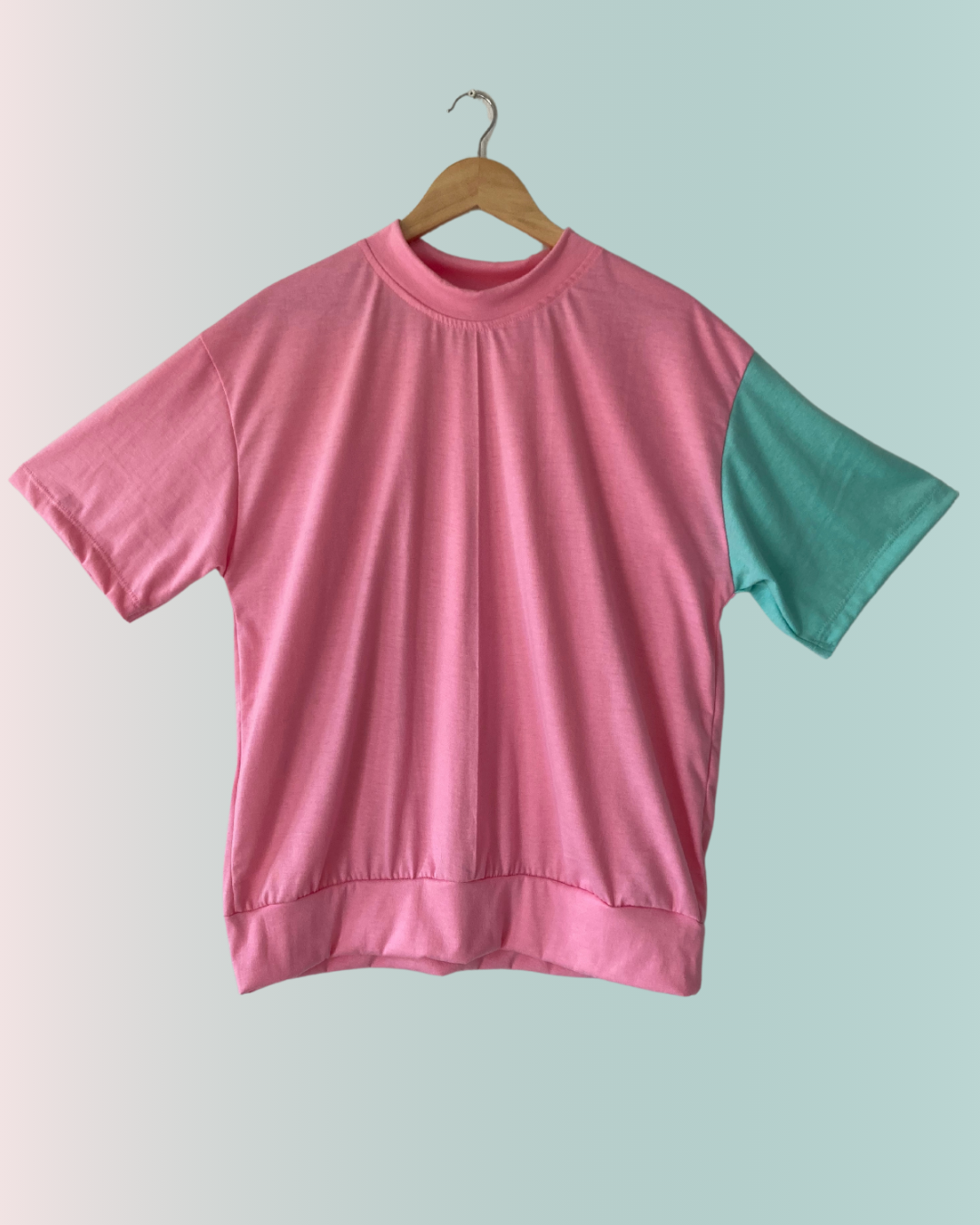 Dual Tone Oversize Tee/ Camiseta oversize de dos tonos - Imagen 3